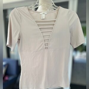 H&M Cream Short Sleeve V-Neck Top